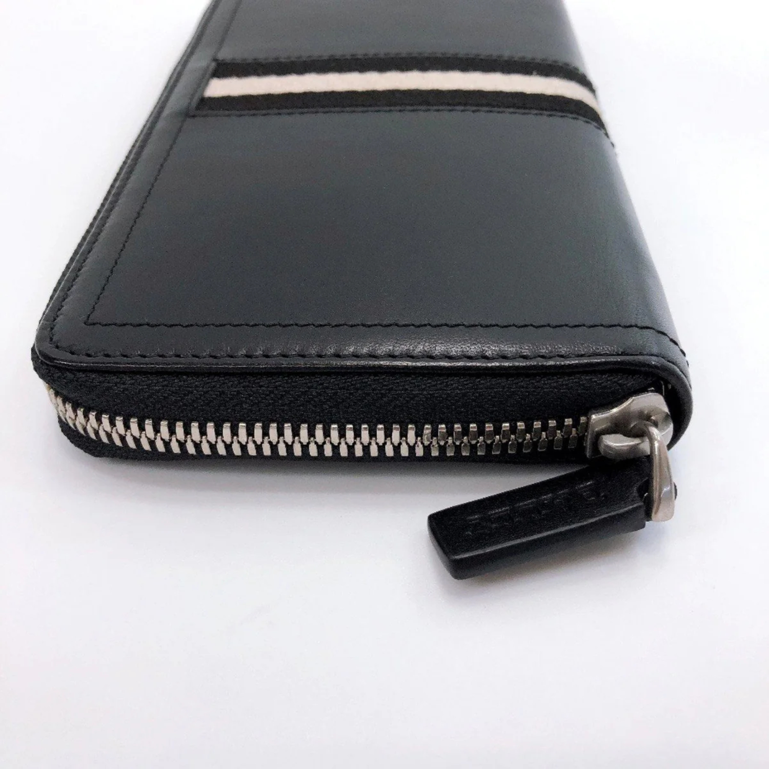 Bally Tasyo Leather Zip Around Black Wallet (1)